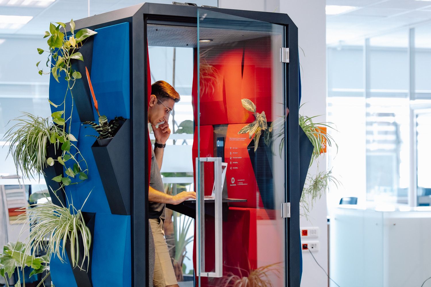 New Generation Acoustic Booths by Moonstera & Evapolar